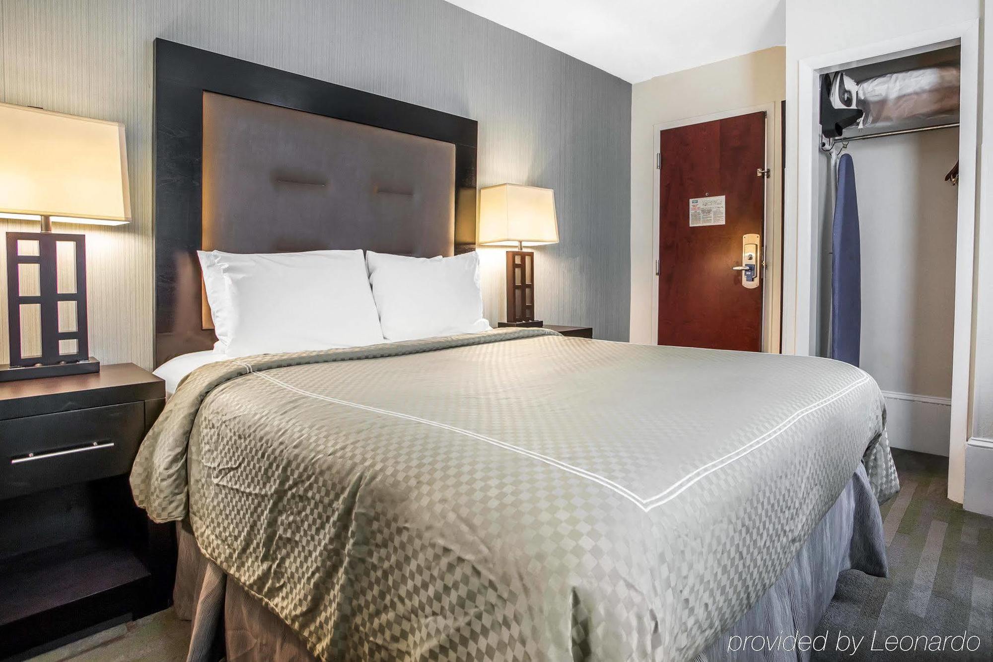 Quality Inn Center City Philadelphia Bagian luar foto