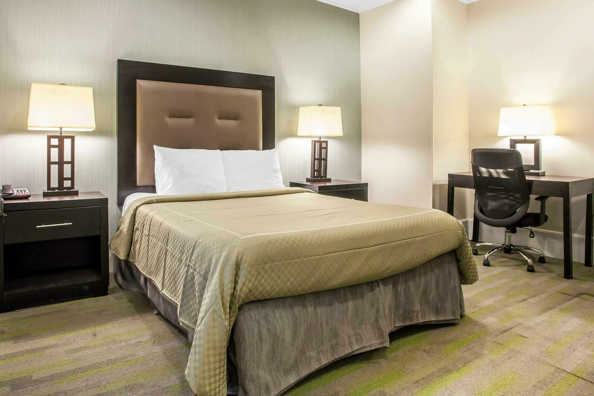 Quality Inn Center City Philadelphia Bagian luar foto
