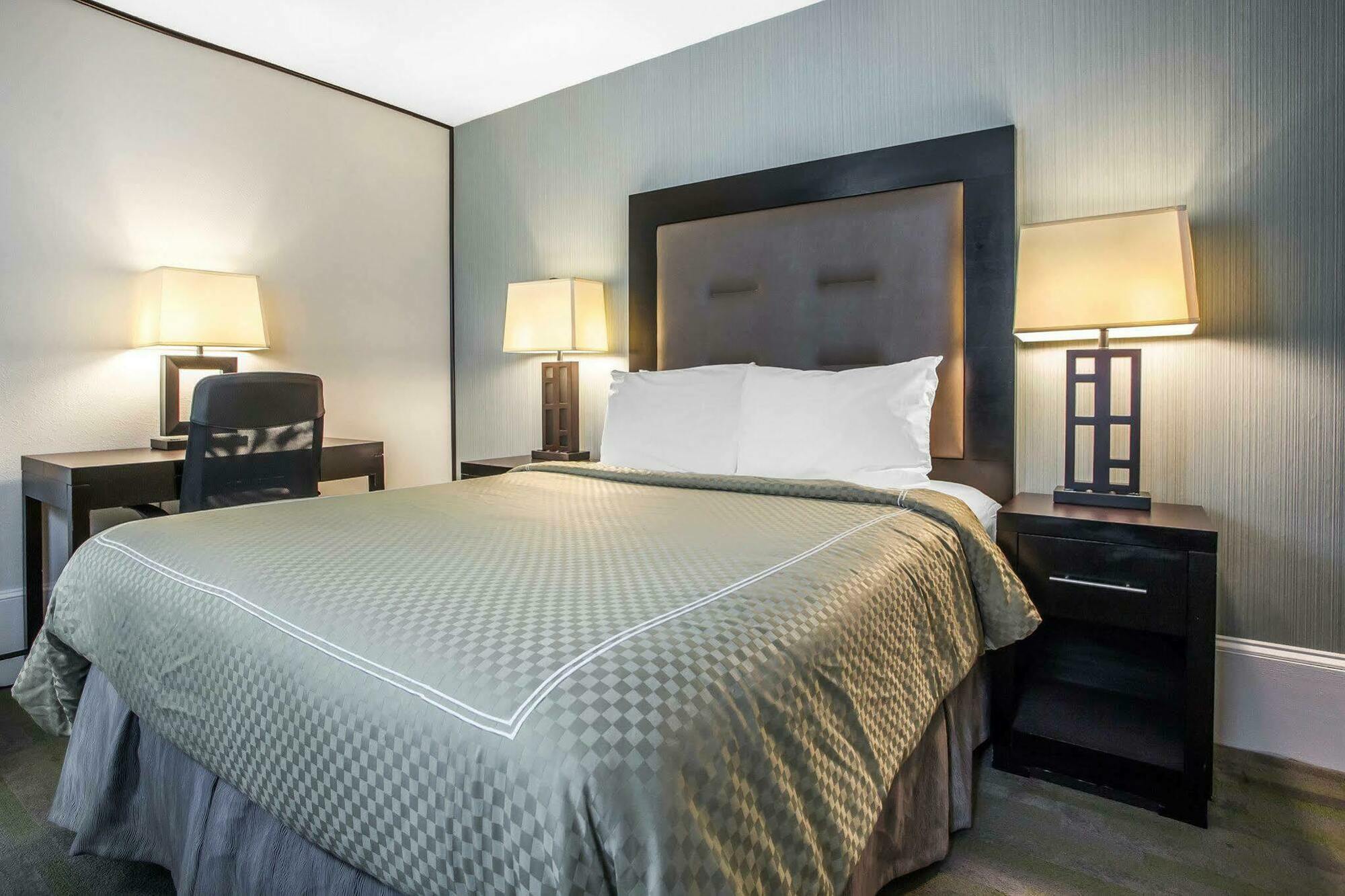Quality Inn Center City Philadelphia Bagian luar foto